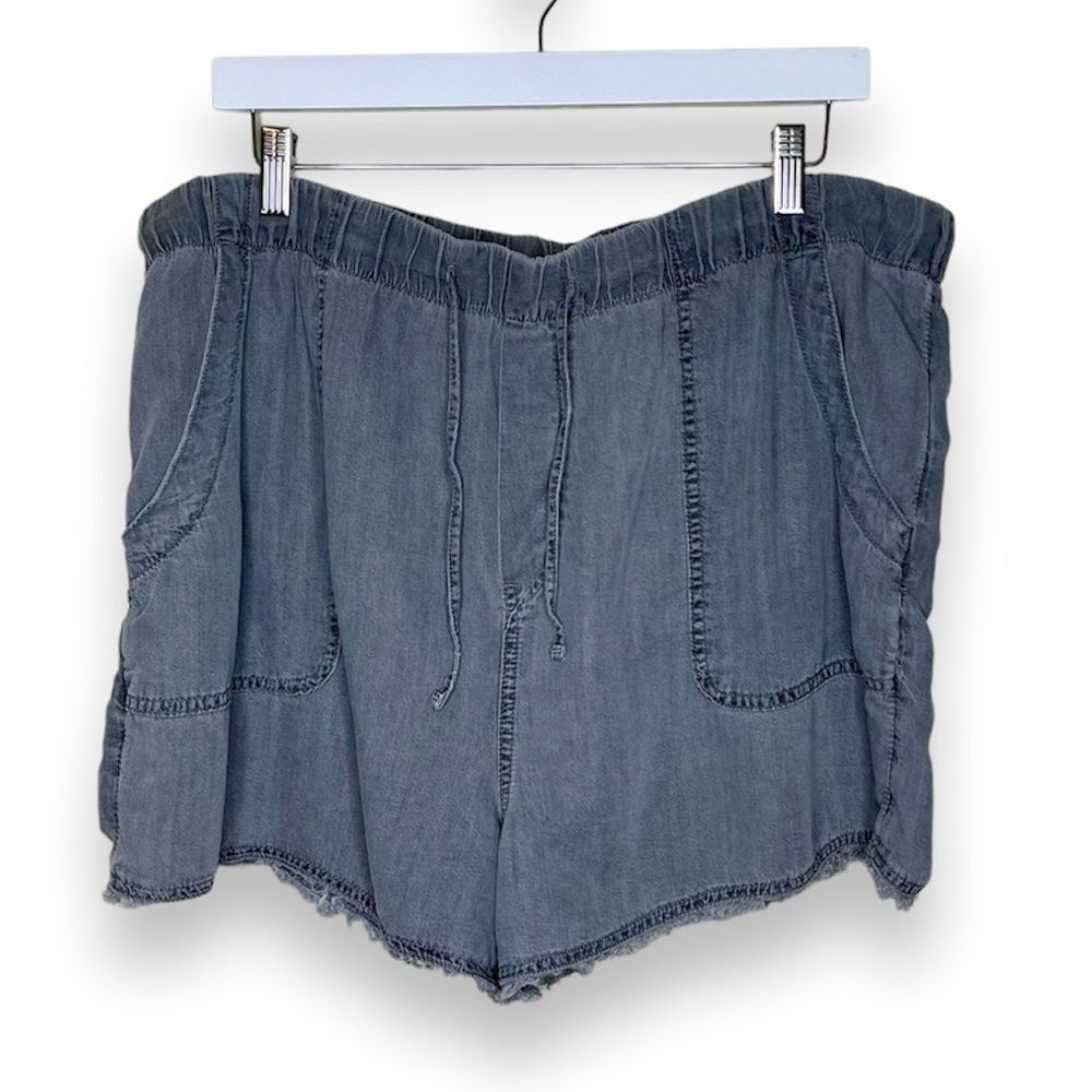 Time and Tru Elastic Waist High Rise Lyocell Shorts Gray Distressed Hem Women XL